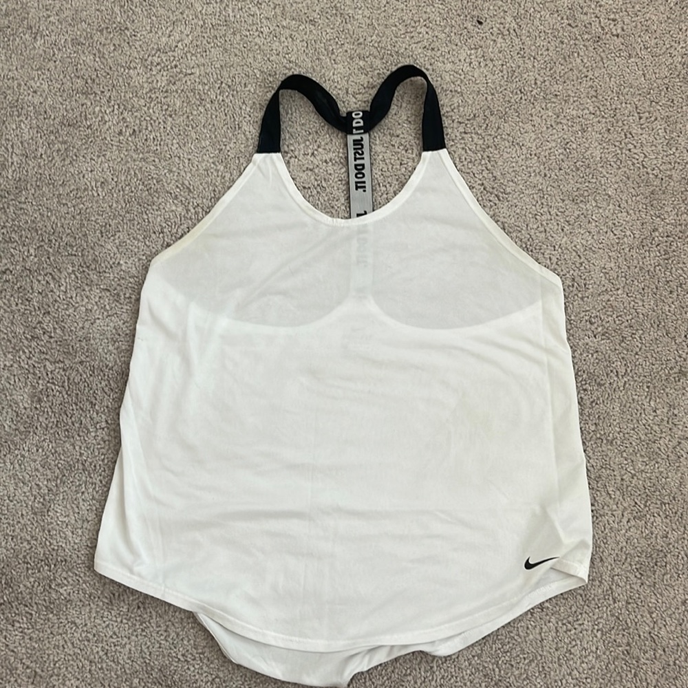 white nike workout tank top